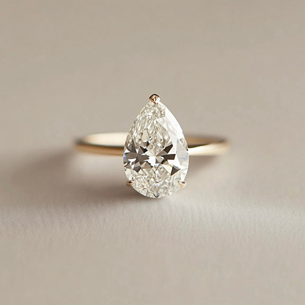 The Pear-shaped diamond ring Simple